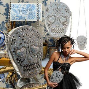 🆕 BETSEY JOHNSON 🧿 NWOT Bone-Jour Sugar Skull Crossbody Bag Silver Irridescent